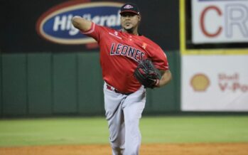 Leones del Escogido triunfan ante los Toros