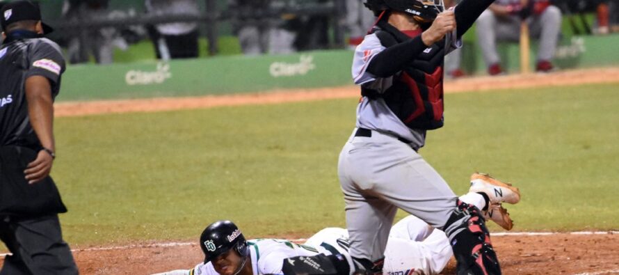 Estrellas con un brillo único en béisbol de RD; Obispo salva el 11