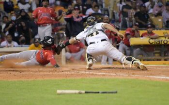 Leones ganan a las Águilas y obligan a un juego decisivo este lunes