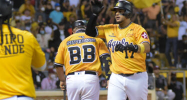 Águilas derrotan a los Gigantes con cuadrangular de Juan Lagares