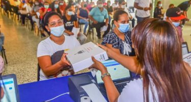 Educación concluye con entrega de dispositivos tecnológicos para la Regional 05 de SPM