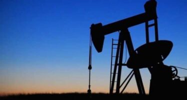 Precios del petróleo en EE. UU. alcanzan los 90 dólares el barril por primera vez desde 2014
