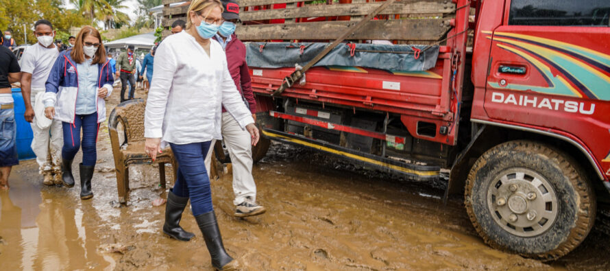 Plan Social lleva operativo de emergencia y evalúa daños en zonas afectadas por inundaciones