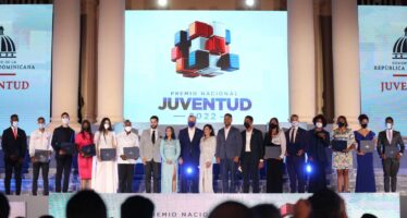Ministerio de la Juventud reconoce a ganadores del Premio Nacional de la Juventud 2022