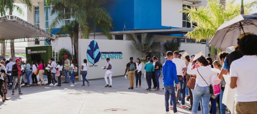 Parque Industrial Duarte recibe más de 3 mil aspirantes en Feria de Empleo