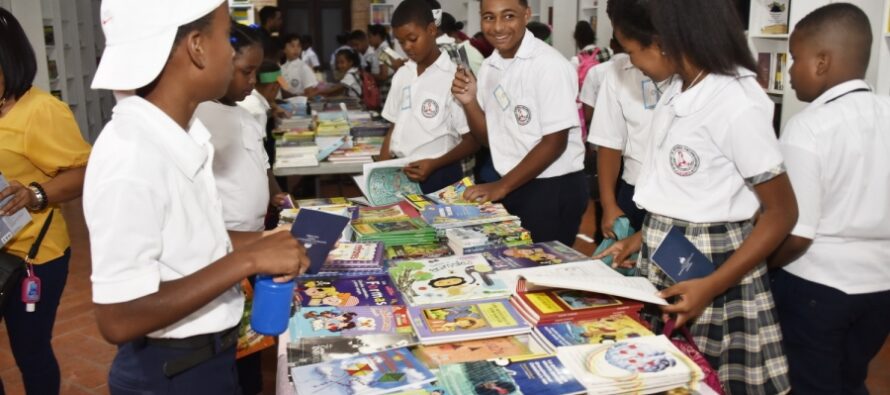 Libros gratis para miles de niños que acuden a la Feria del Libro 2022