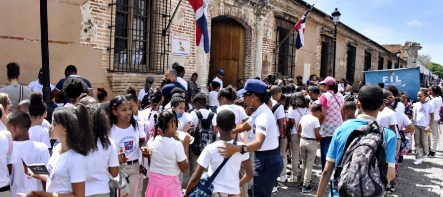 Feria del Libro lista para recibir multitudes este fin de semana