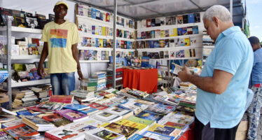 Feria del Libro con un jueves cargado de eventos culturales