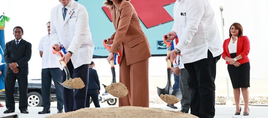 Vicepresidenta deja iniciado trabajos remozamiento en Hospital de la Mujer