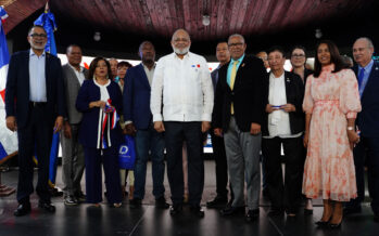 El Ministerio de Educación inaugura su pabellón en la Feria del Libro