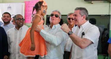 Lisandro Macarrulla acompaña a Neney Cabrera en Jornada de Inclusión Social en Pedernales