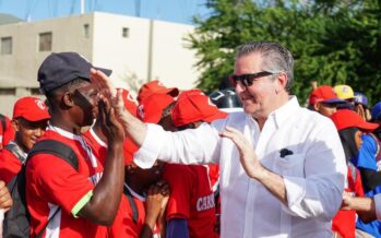 Neney Cabrera inaugura Torneo de Béisbol Propeep con participación de 48 ligas