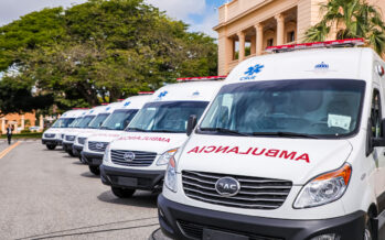 Gobierno entrega 30 ambulancias equipadas para fortalecer los servicios de emergencias interhospitalarias