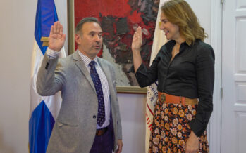 Ministra de Cultura juramenta a Carlos Veitía como director general del Teatro Nacional