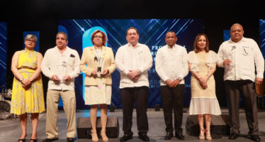 SNS reconoce a 12 centros de salud y dos SRS con premio al Mejor Desempeño Hospitalario