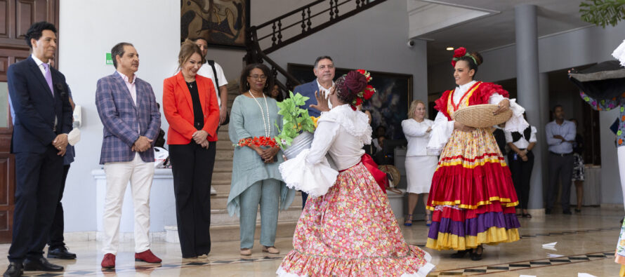 Cultura celebra a ritmo de merengue el Día Mundial del Folklore