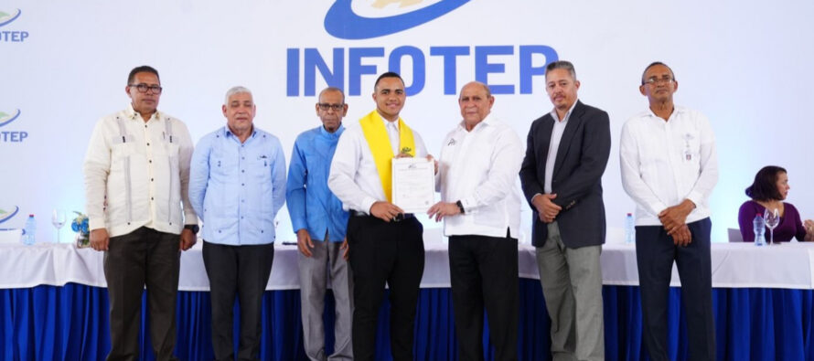 INFOTEP entrega certificados a más de 900 egresados en la región Este de país