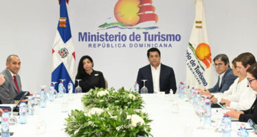 Gabinete de Turismo firma acuerdo para garantizar seguridad en los diferentes destinos