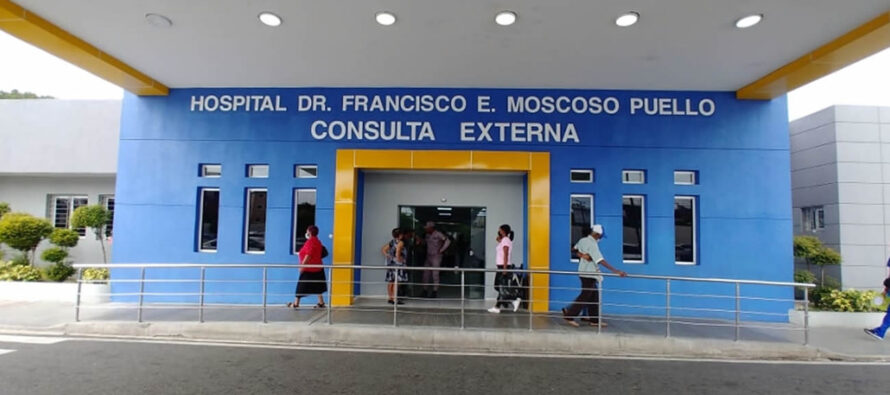 SNS informa cese de funciones del director interino del Hospital Moscoso Puello