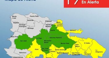 El COE coloca 19 provincias en alerta por la tormenta tropical Fiona