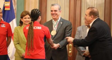 Reciben en el Palacio Nacional a las Reinas del Caribe tras su triunfo en la Copa Panamericana