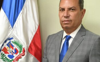 Dominicano preside comisión de infraestructuras de la Confederación Mundial de Béisbol y Softbol