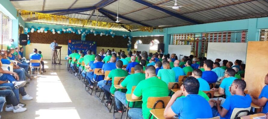 Más de ocho mil presos se inscriben en nuevo año escolar del sistema penitenciario