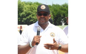 Torneo de softbol lo dedican a periodista Héctor Gómez