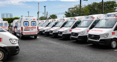 Sistema 911 entrega 33 nuevas ambulancias al SNS para fortalecer las atenciones a emergencias