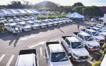 Entregan 67 camionetas al Ministerio de Salud para fortalecer sistema nacional de salud