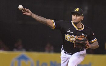 Águilas blanquean Gigantes: Tsunami, intratable y Pérez, grand slam