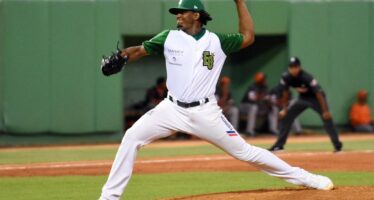 Estrellas aseguran Domingo Robles es carta de triunfo hoy frente a Gigantes