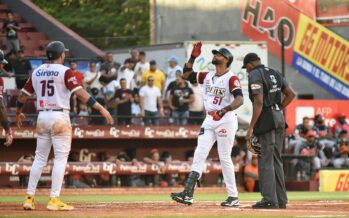 Urrutia y Peguero jonronen en victoria de Gigantes ante Toros