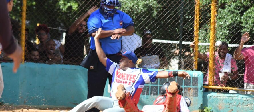 Mameyes y la Milagrosa disputarán la final del máster en softbol Asoprosado