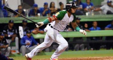 Estrellas vencen al Licey con rally de tres en el cierre del noveno