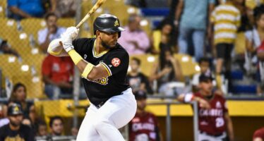 Águilas vencen Gigantes 5-3 y siguen firmes en cima