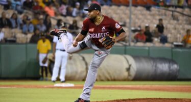 Gigantes blanquean Águilas 6-0; Luis Liberato y Kelvin Gutiérrez comandan ofensiva