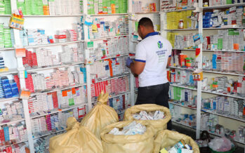 Incautan miles de medicamentos no aptos para consumo durante operativo en Moca