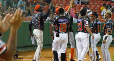 Toros superan a las Águilas y empatan en 4º lugar