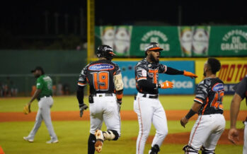 Toros dejan Estrellas en el terreno con jonrón de Bryan de la Cruz