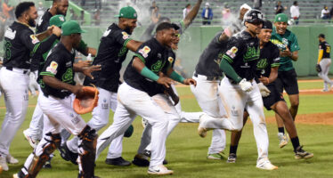 Estrellas clasifican a la serie semifinal al vencer a las Águilas 2-1