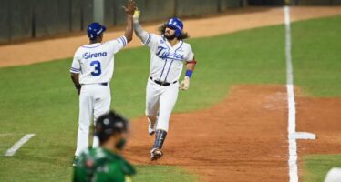 Valdés lanza como maestro; Licey inicia con triunfo ante Estrellas