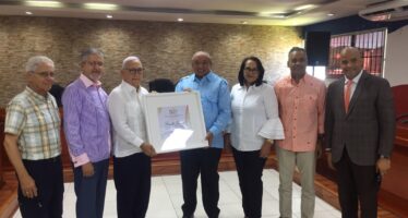 Reconocen al empresario Ricardo Barceló en Hato Mayor