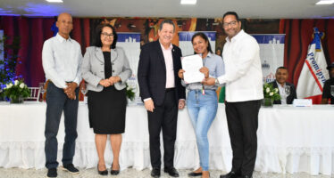 PROMIPYME entrega RD 22 millones en préstamos a microempresarios de Hato Mayor