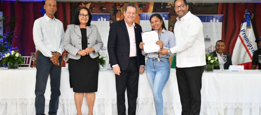 PROMIPYME entrega RD 22 millones en préstamos a microempresarios de Hato Mayor