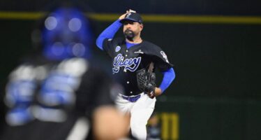 Licey clasifica a los playoffs, barre doble cartelera a los Leones