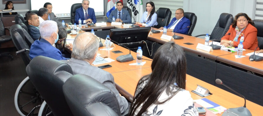 Comisión Especial que gestiona conflicto entre CMD y ARS se reúne nuevamente