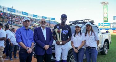 Santo Domingo Motors premia Jugador Más Valioso del torneo 2022-23 de LIDOM
