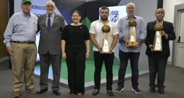 LIDOM entrega Copas Regionales a Estrellas, Licey y Águilas