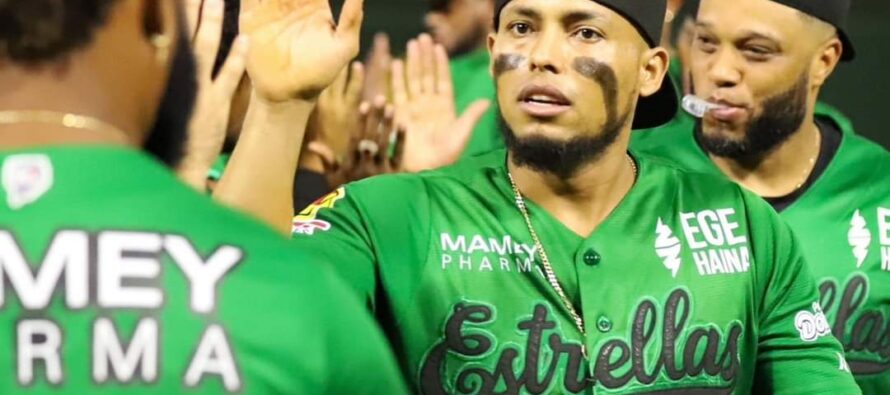 Candelario da jonrón, pitcheo responde y Estrellas ganan primero de la final a Tigres